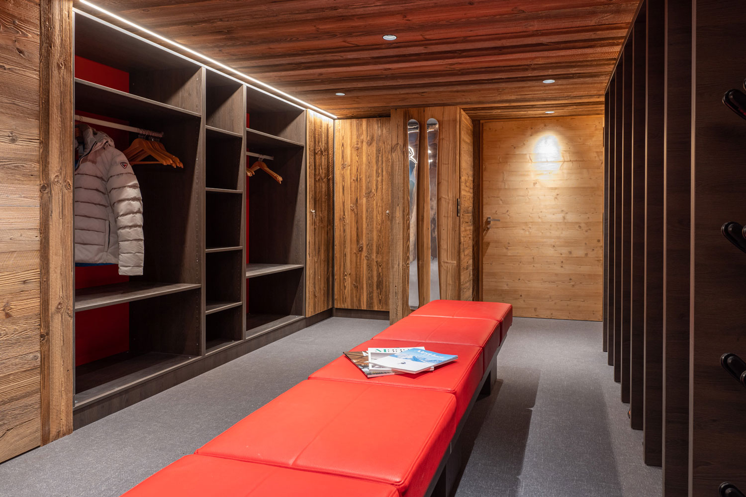 Location chalet luxe Alpe d'huez ski room